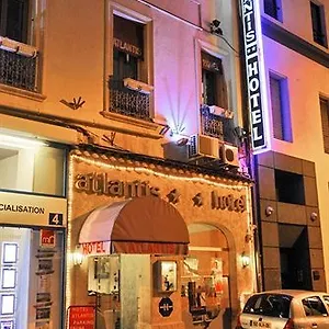 3* Otel Charlie's